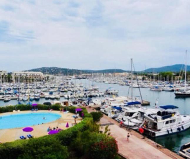Apartamento Petit Cocon Magnifique Vue Sur Marina Dans Le Golfe De Saint Tropez Cogolin Exterior foto